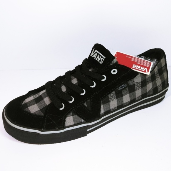 Vans Shoes - Ladies Checkered Vans Sneakers / Shoes Size 7 NWT
